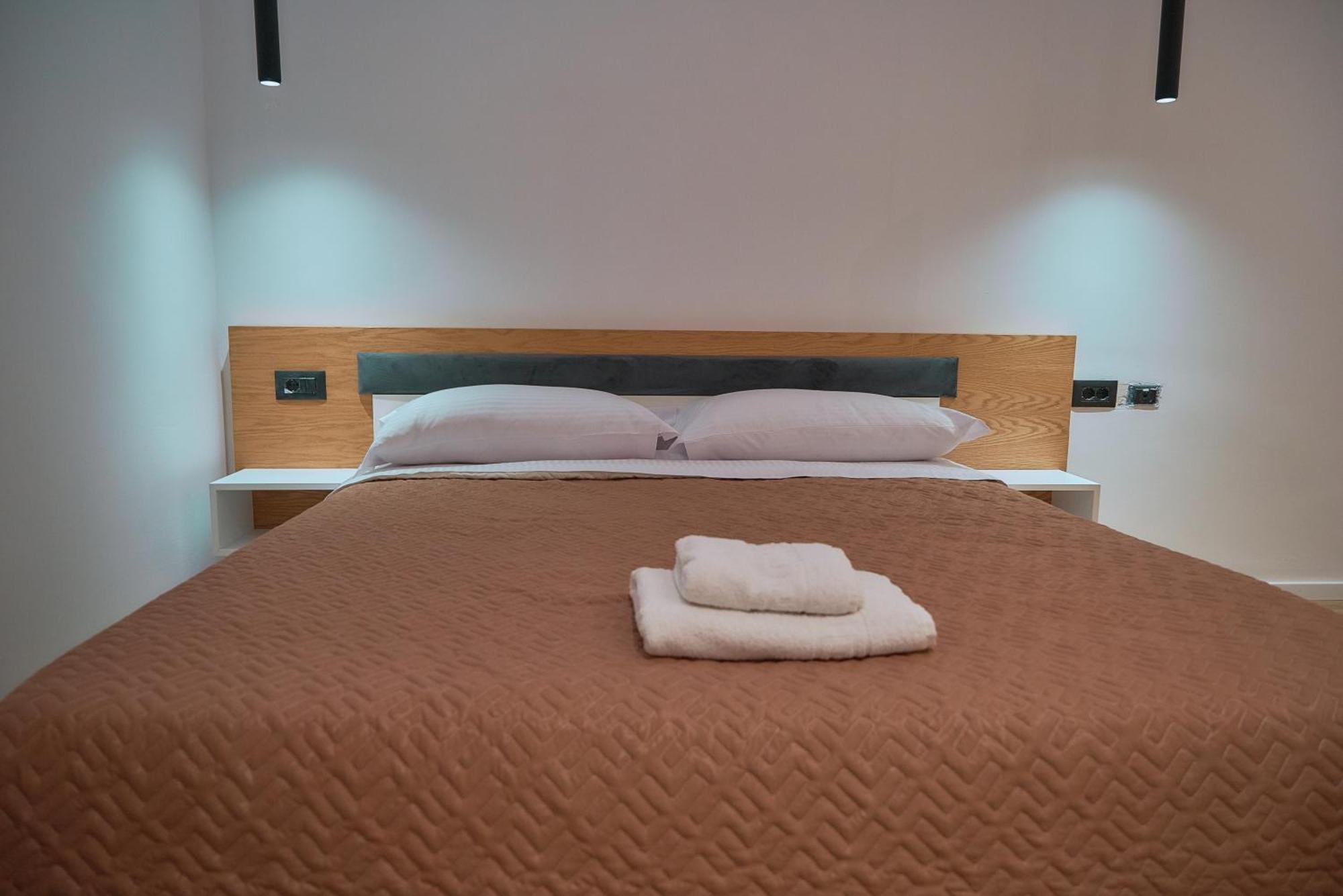 Kalpazo Inn ティラナ エクステリア 写真
