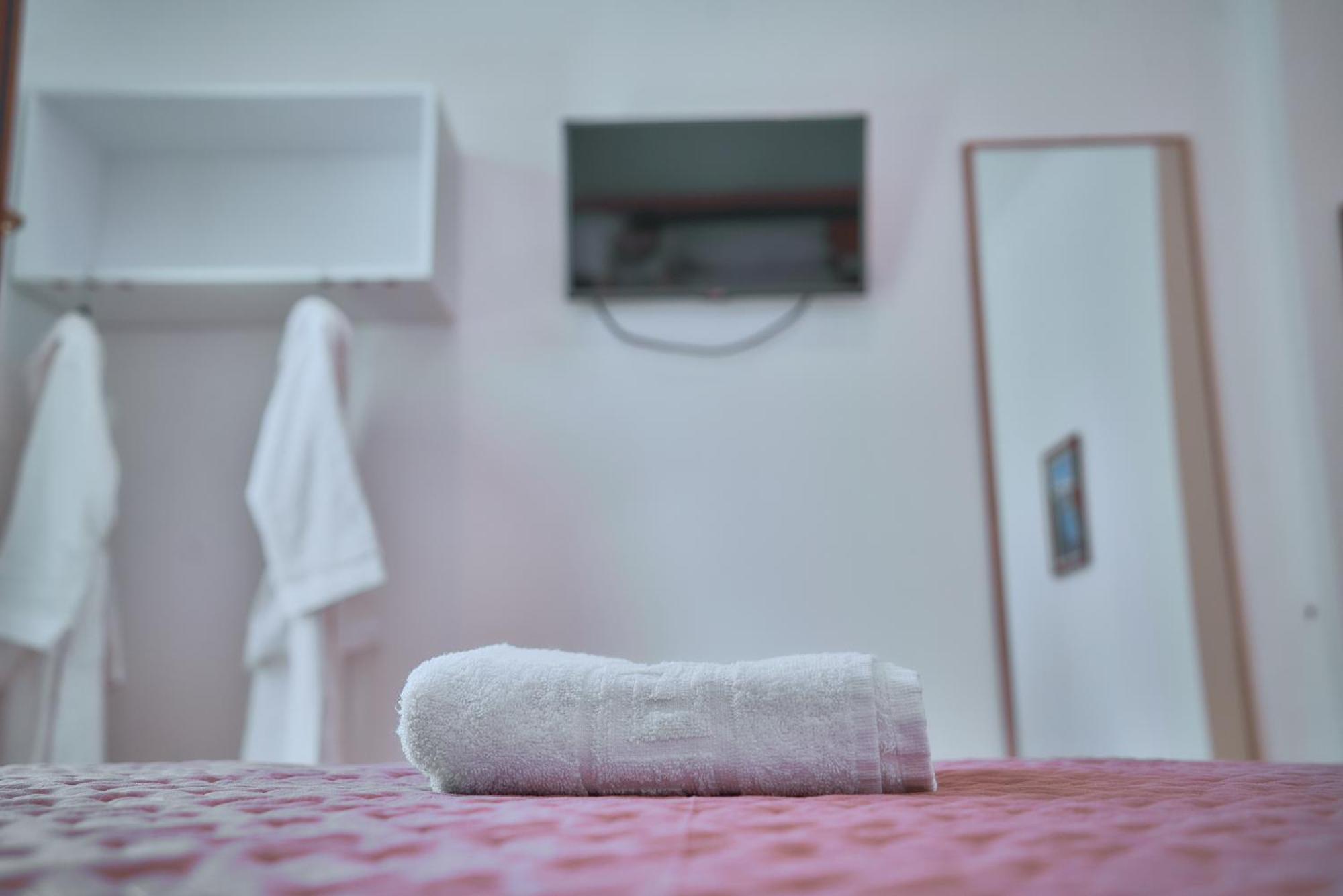 Kalpazo Inn ティラナ エクステリア 写真