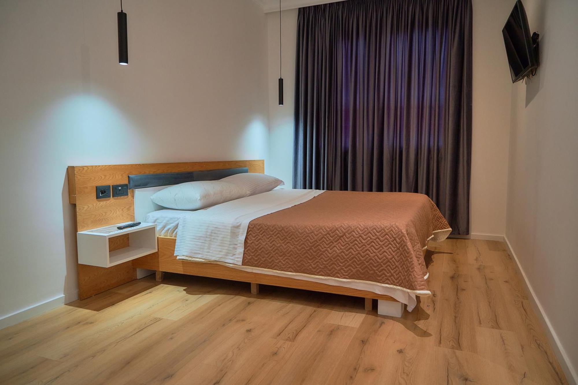 Kalpazo Inn ティラナ エクステリア 写真